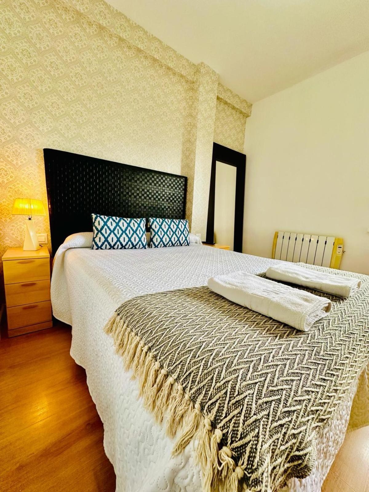 Apartamento Turistico Pizarro Μέριδα Εξωτερικό φωτογραφία