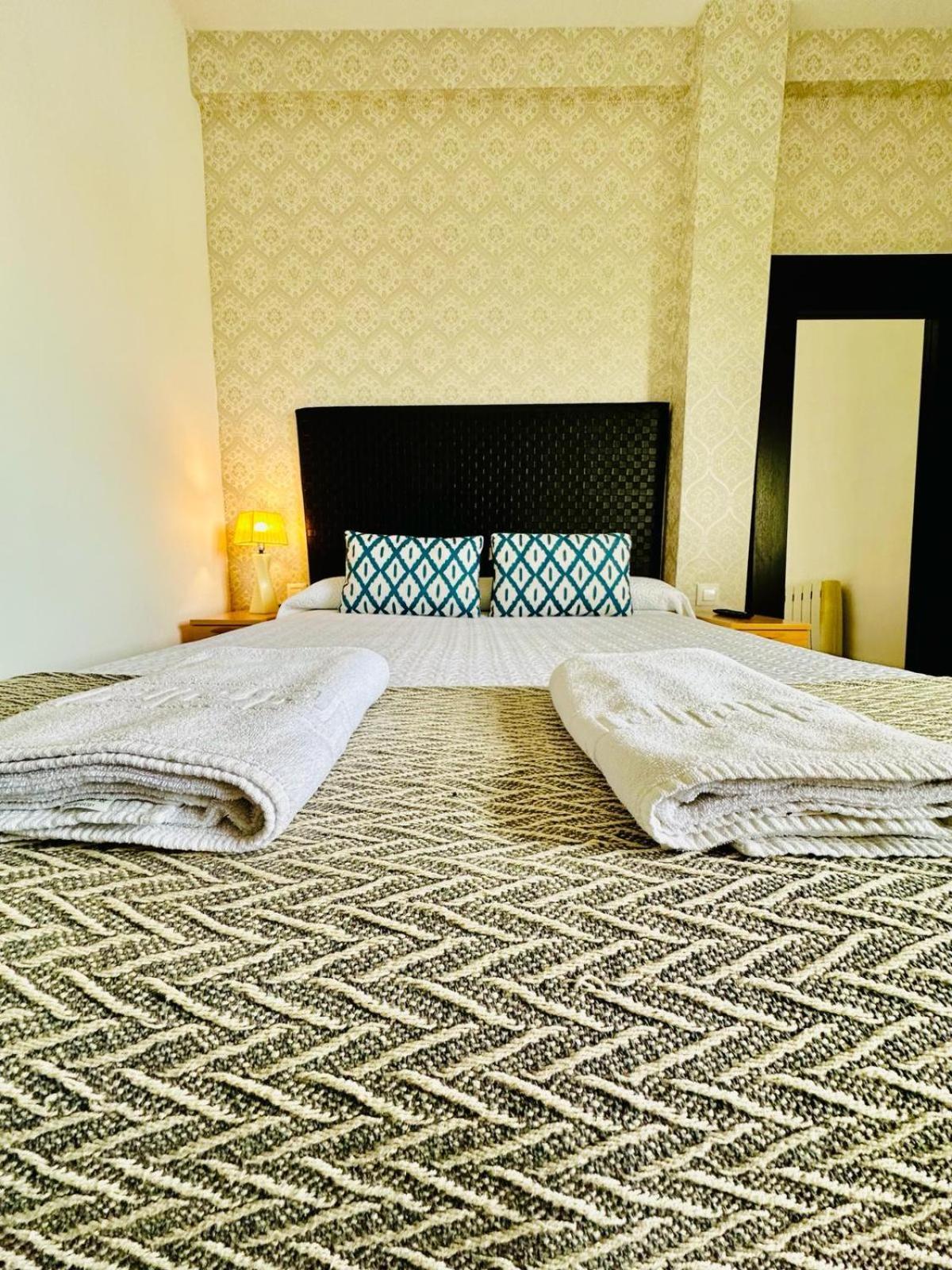 Apartamento Turistico Pizarro Μέριδα Εξωτερικό φωτογραφία