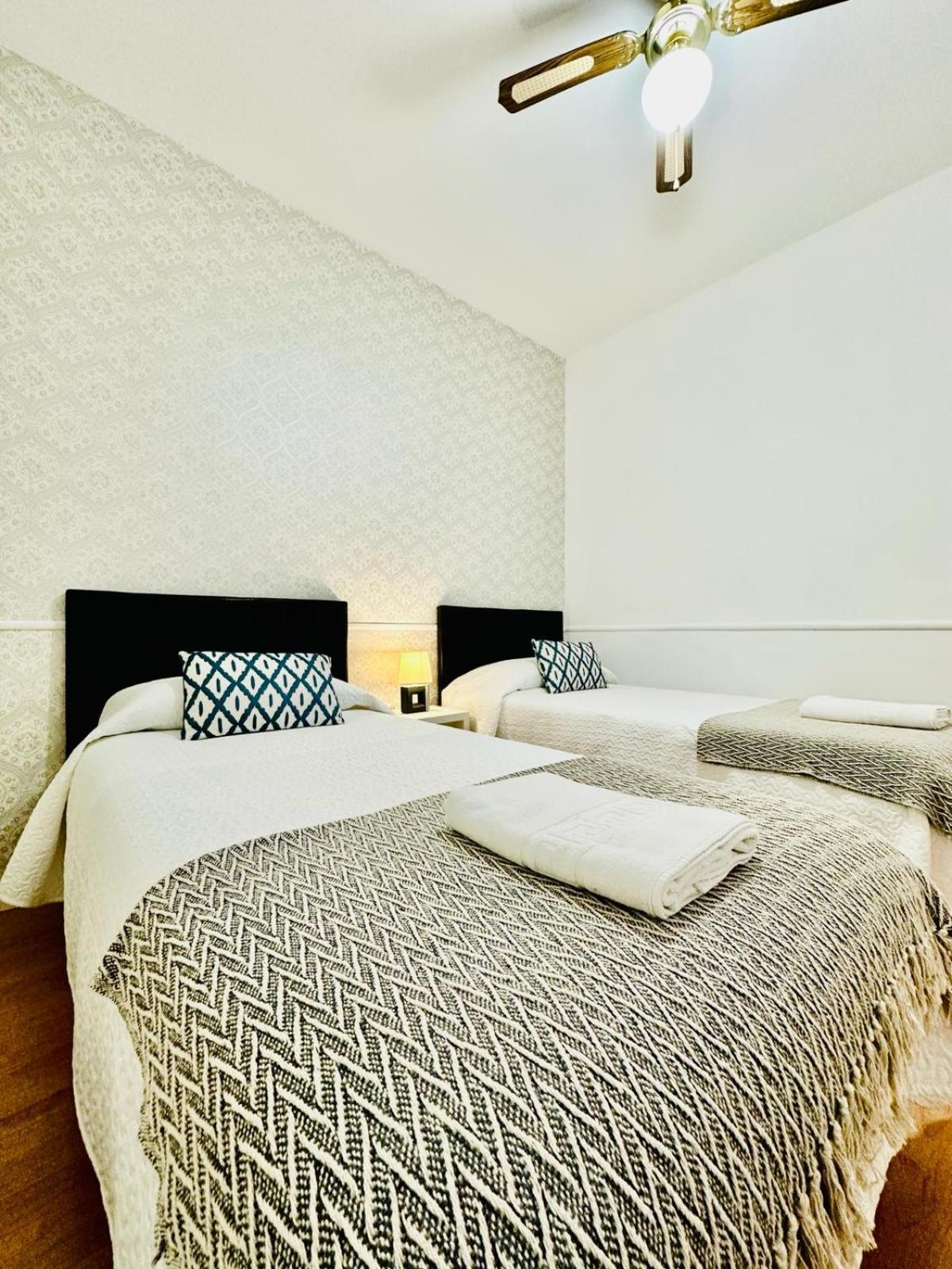 Apartamento Turistico Pizarro Μέριδα Εξωτερικό φωτογραφία